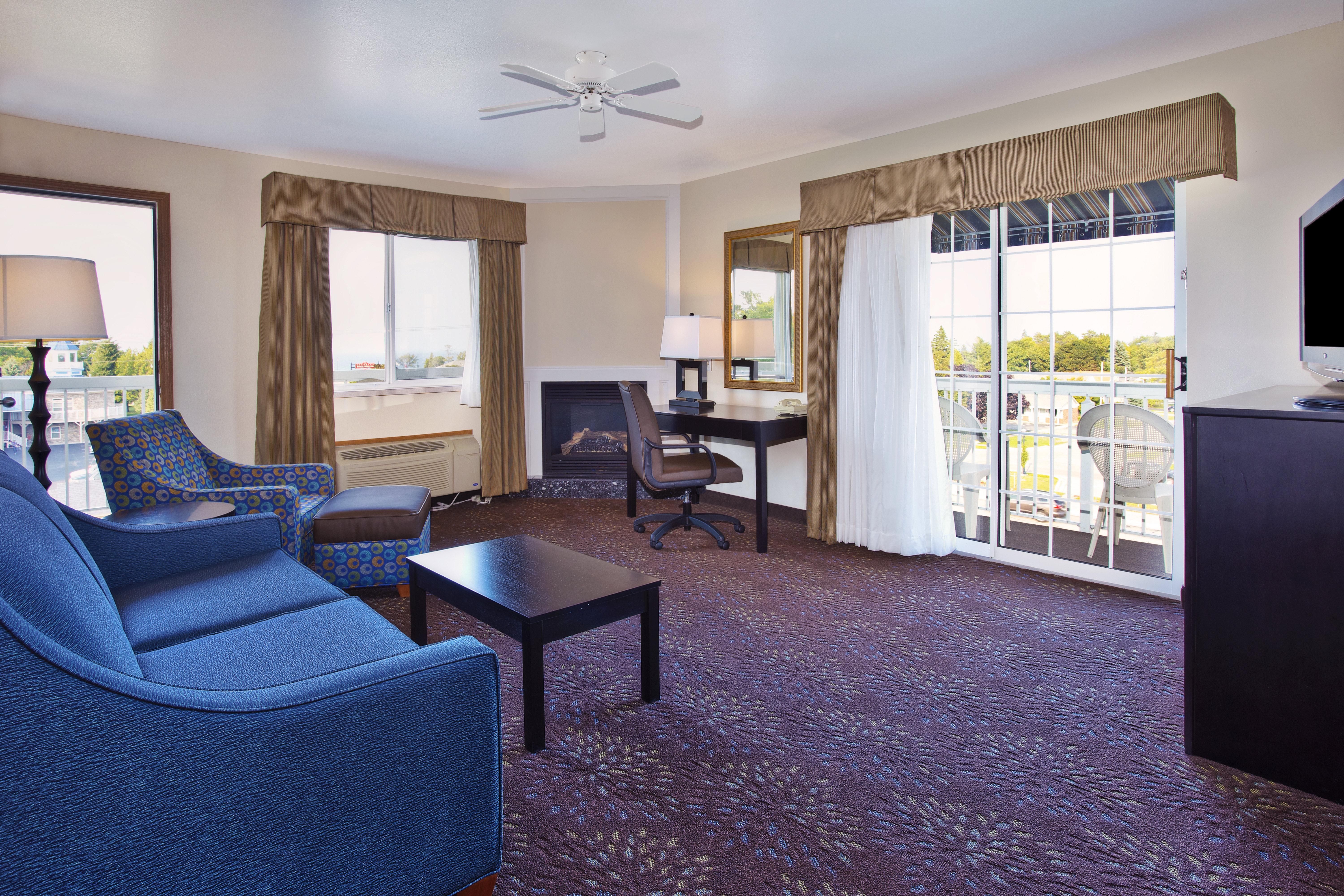 Holiday Inn Express Mackinaw City, An Ihg Hotel Bagian luar foto